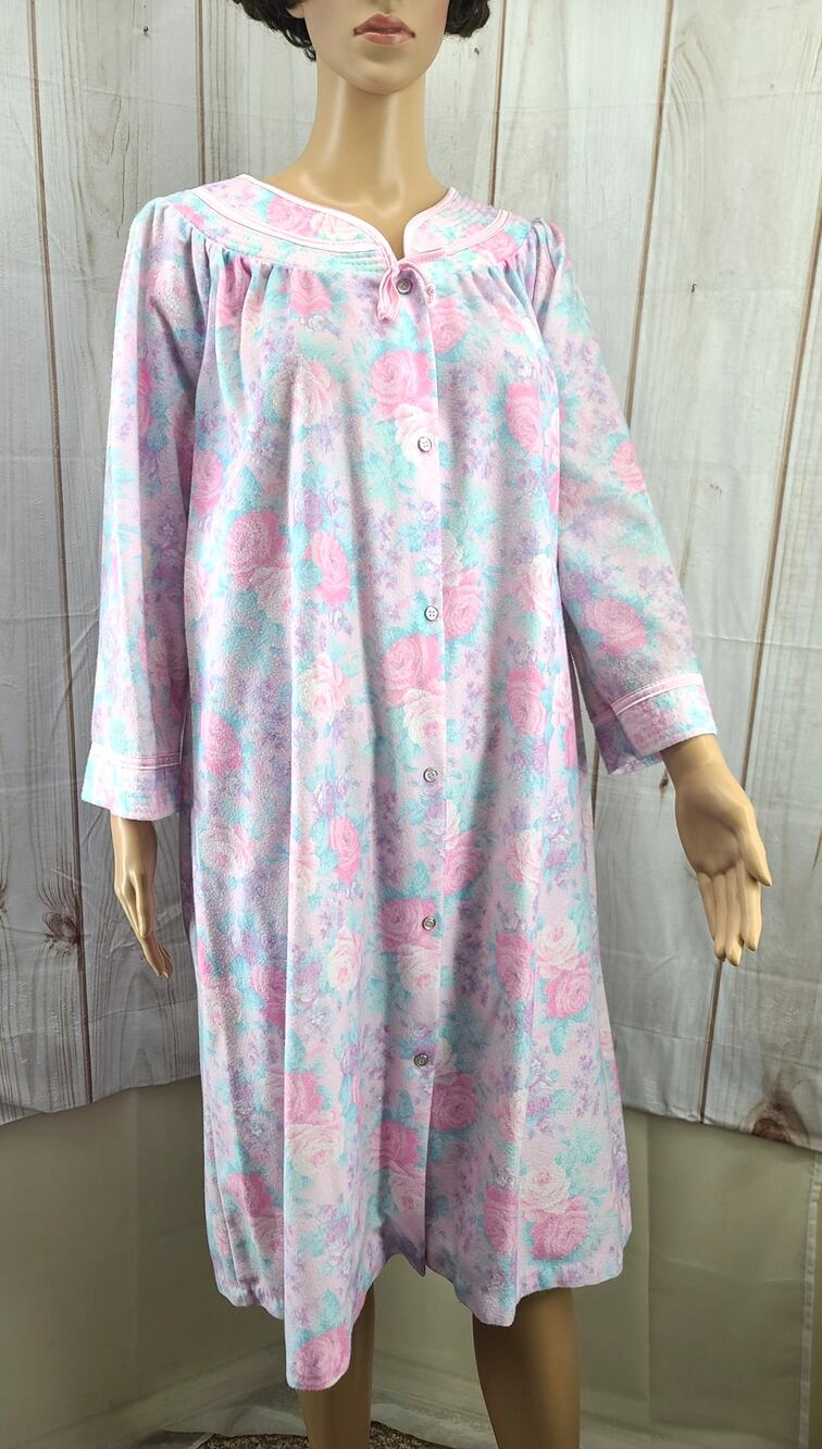 Vintage Lady Manhattan Women L-XL Housecoat Robe Long Sleeves Pink Roses